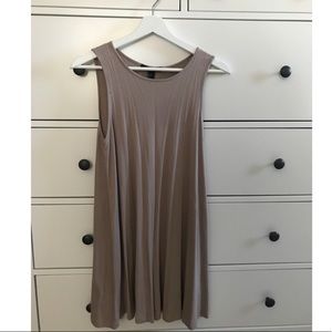 Women’s sleeves beige shift dress